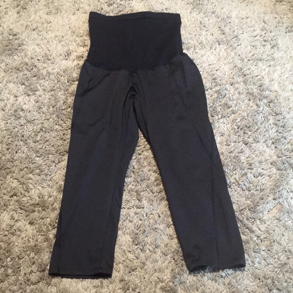 Motherhood Maternity Capri pants